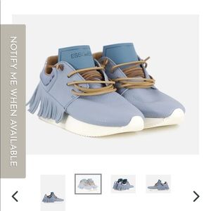 Blue esseutesse sneakers!